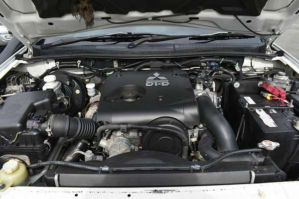 2014 Mitsubishi Triton GLX-R MN 4X4