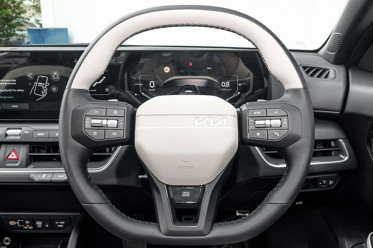 2025 Kia K4 GT-Line CL4m