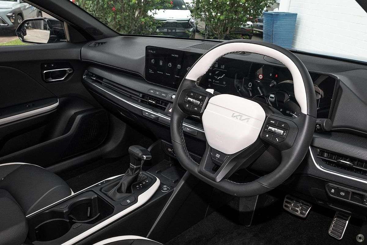2025 Kia K4 GT-Line CL4m