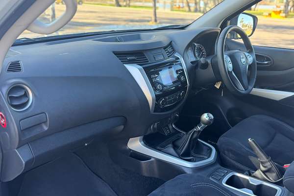 2015 Nissan Navara ST D23 4X4