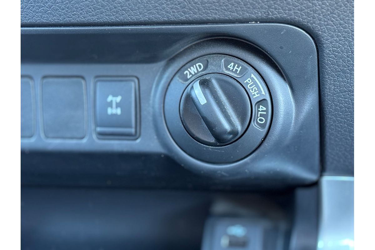 2015 Nissan Navara ST D23 4X4