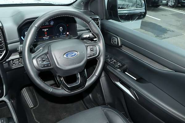 2025 Ford Everest Platinum 3.0L