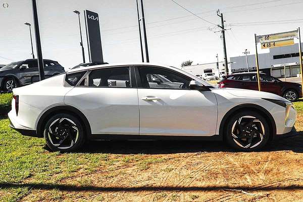 2025 Kia K4 Sport CL4m