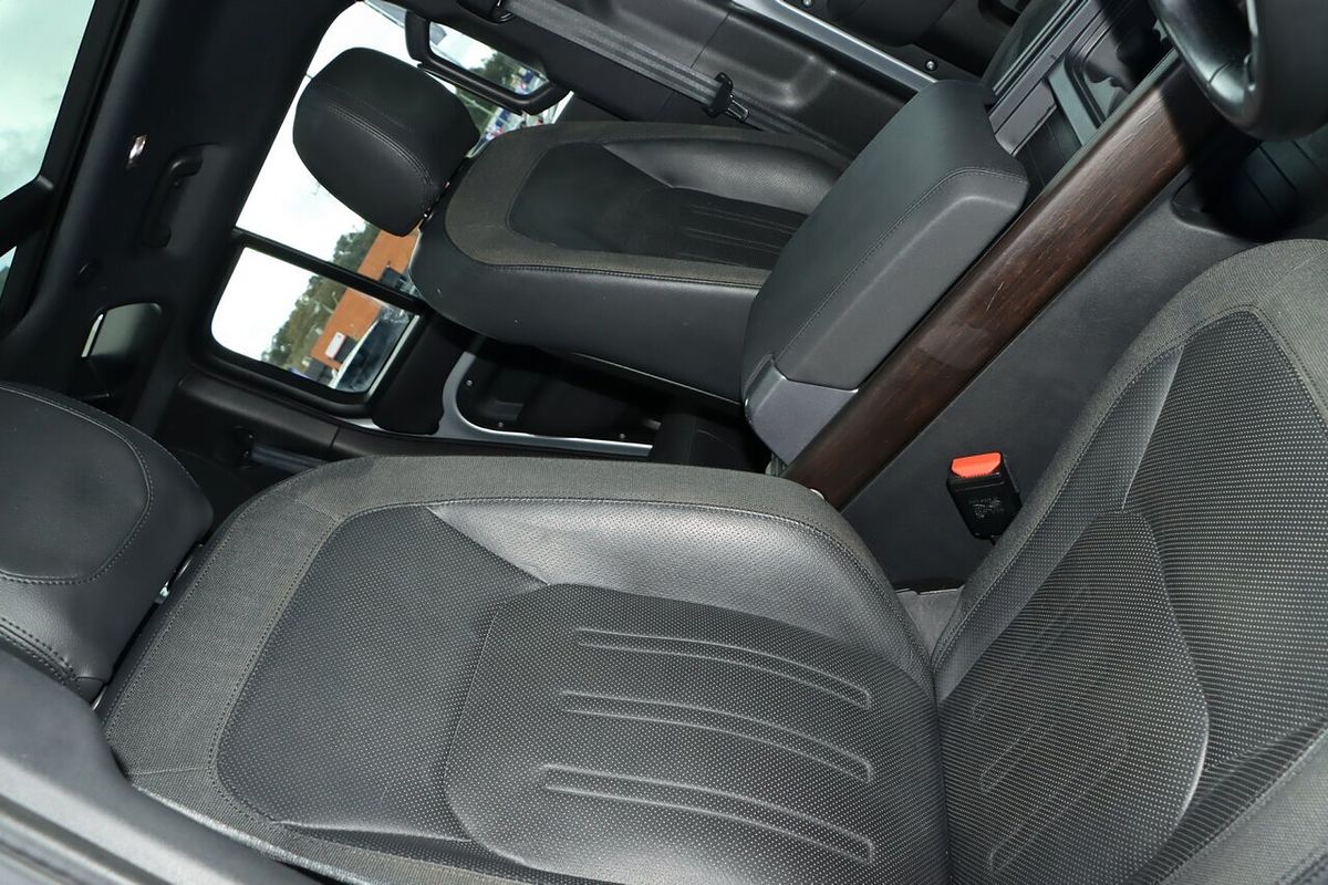 2021 Land Rover Defender 110 P300 S L663