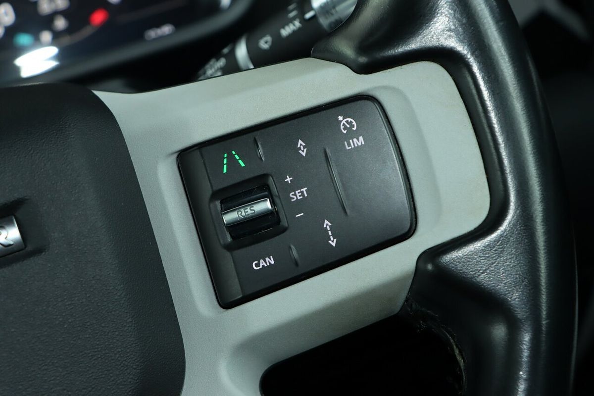2021 Land Rover Defender 110 P300 S L663