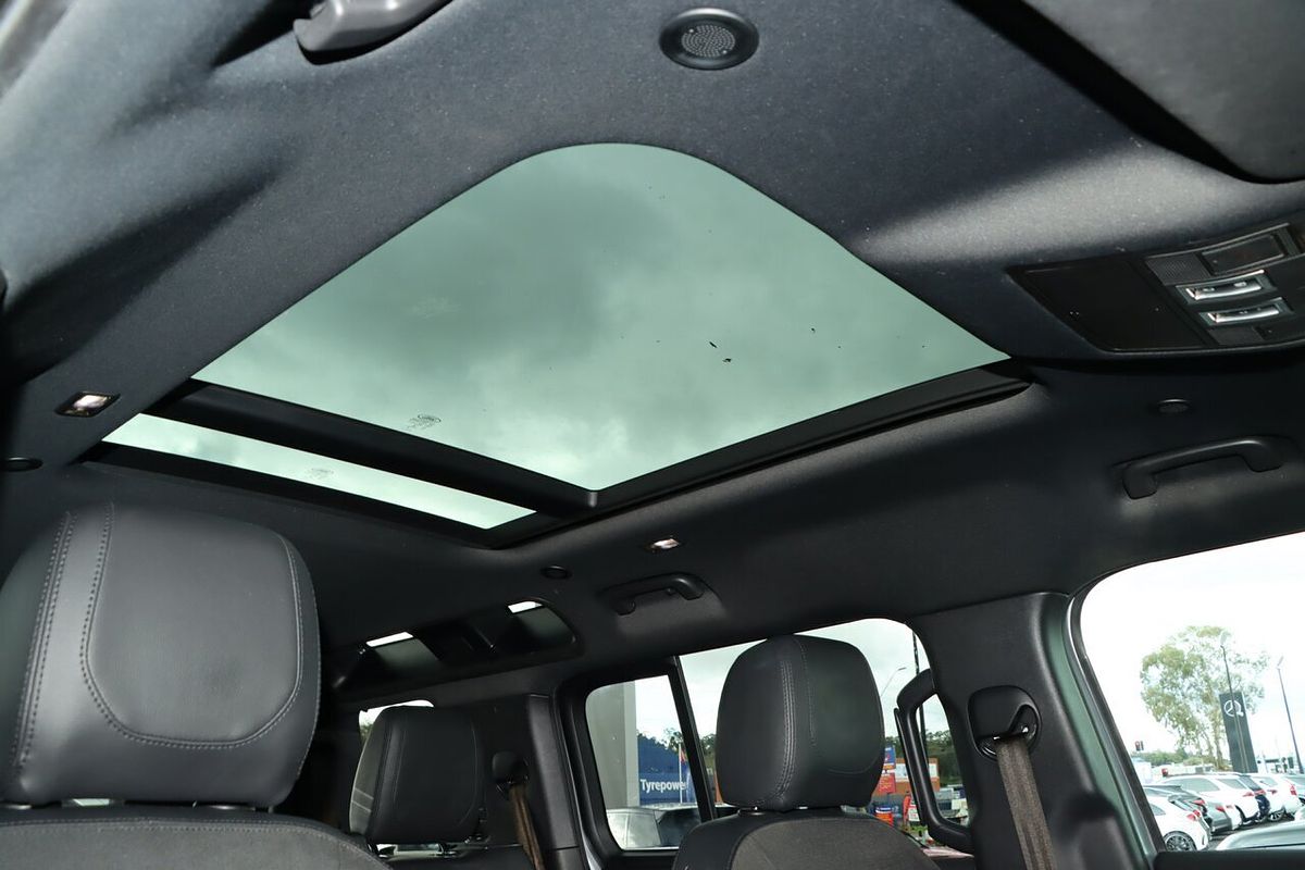 2021 Land Rover Defender 110 P300 S L663