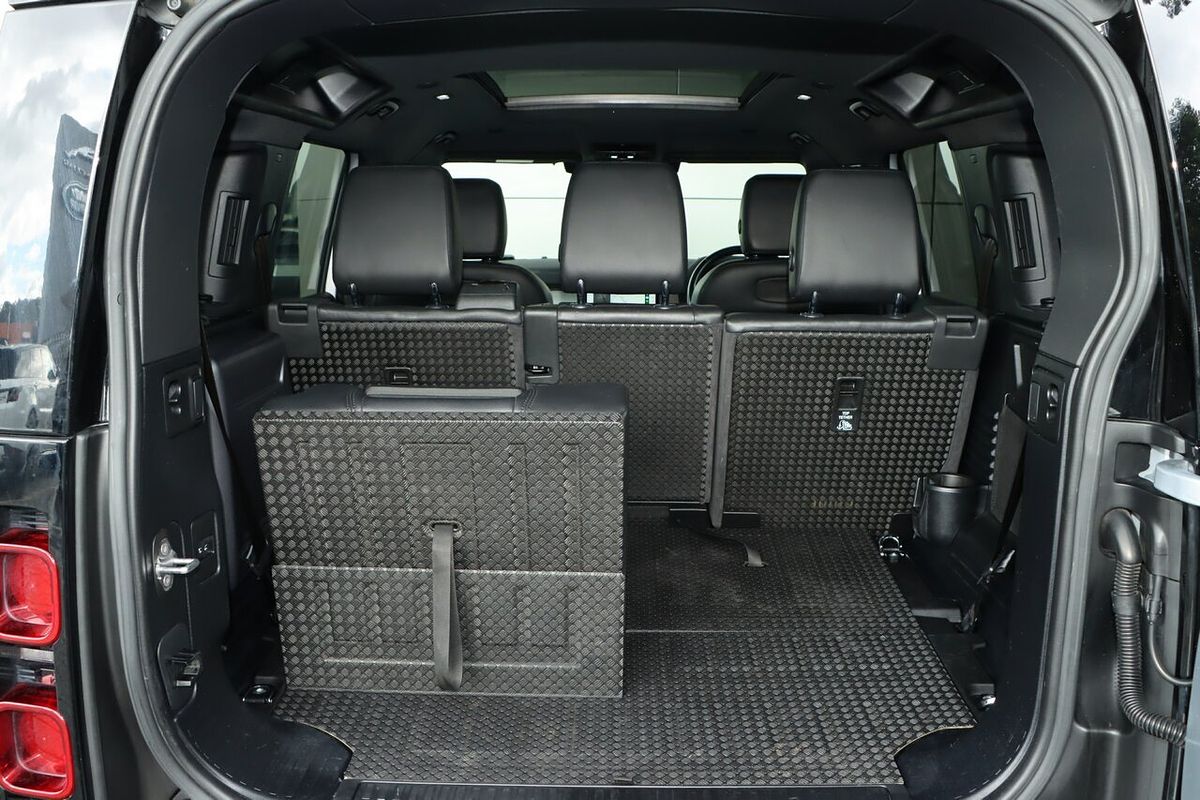 2021 Land Rover Defender 110 P300 S L663