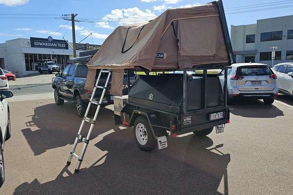 2019 Toyota Hilux SR5 GUN126R 4X4
