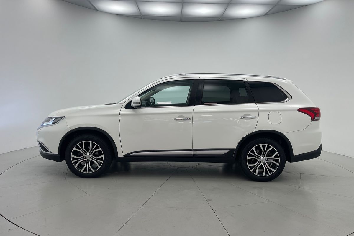 2017 Mitsubishi Outlander Exceed ZK