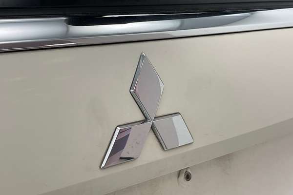 2017 Mitsubishi Outlander Exceed ZK