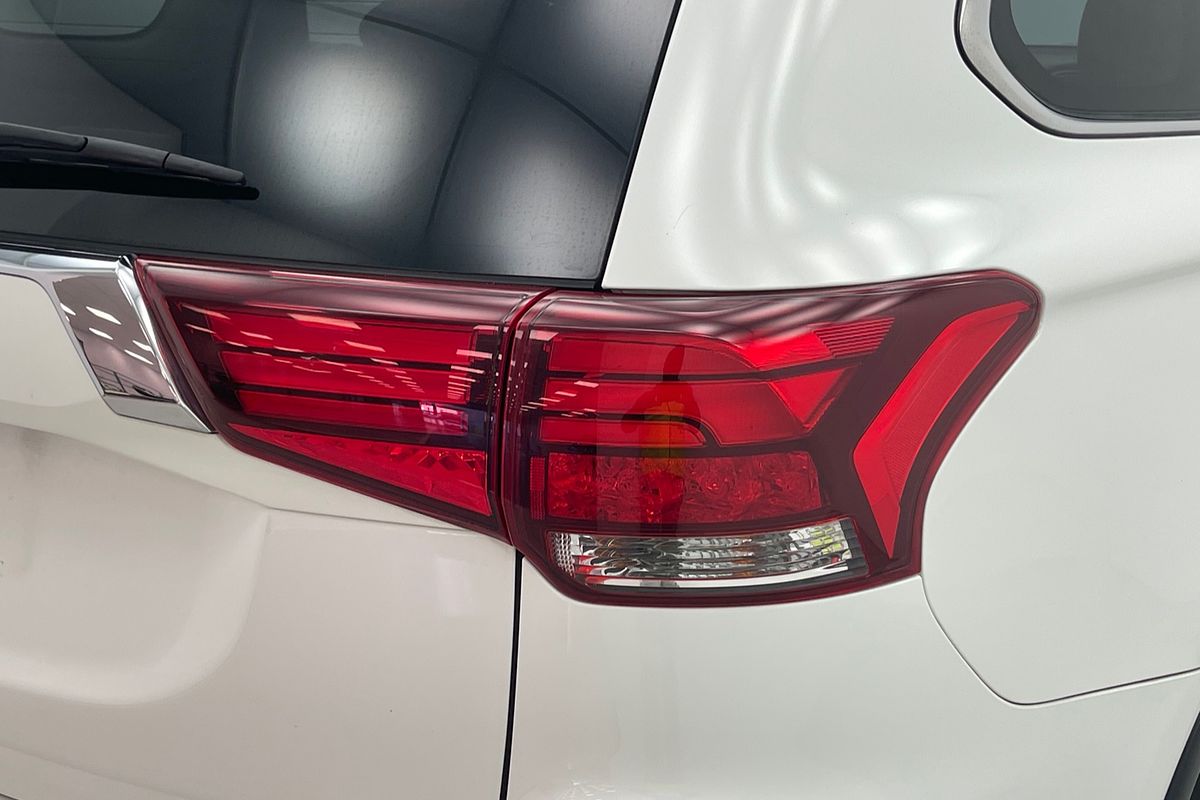 2017 Mitsubishi Outlander Exceed ZK