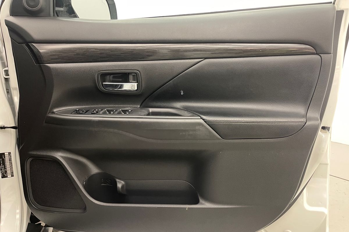 2017 Mitsubishi Outlander Exceed ZK