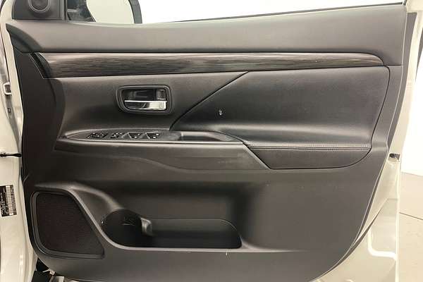 2017 Mitsubishi Outlander Exceed ZK
