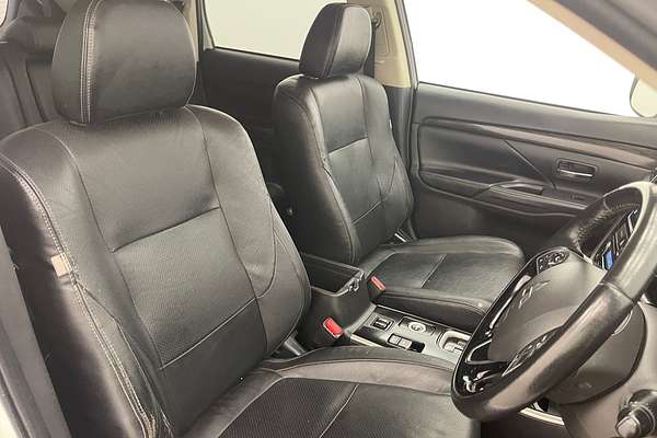 2017 Mitsubishi Outlander Exceed ZK