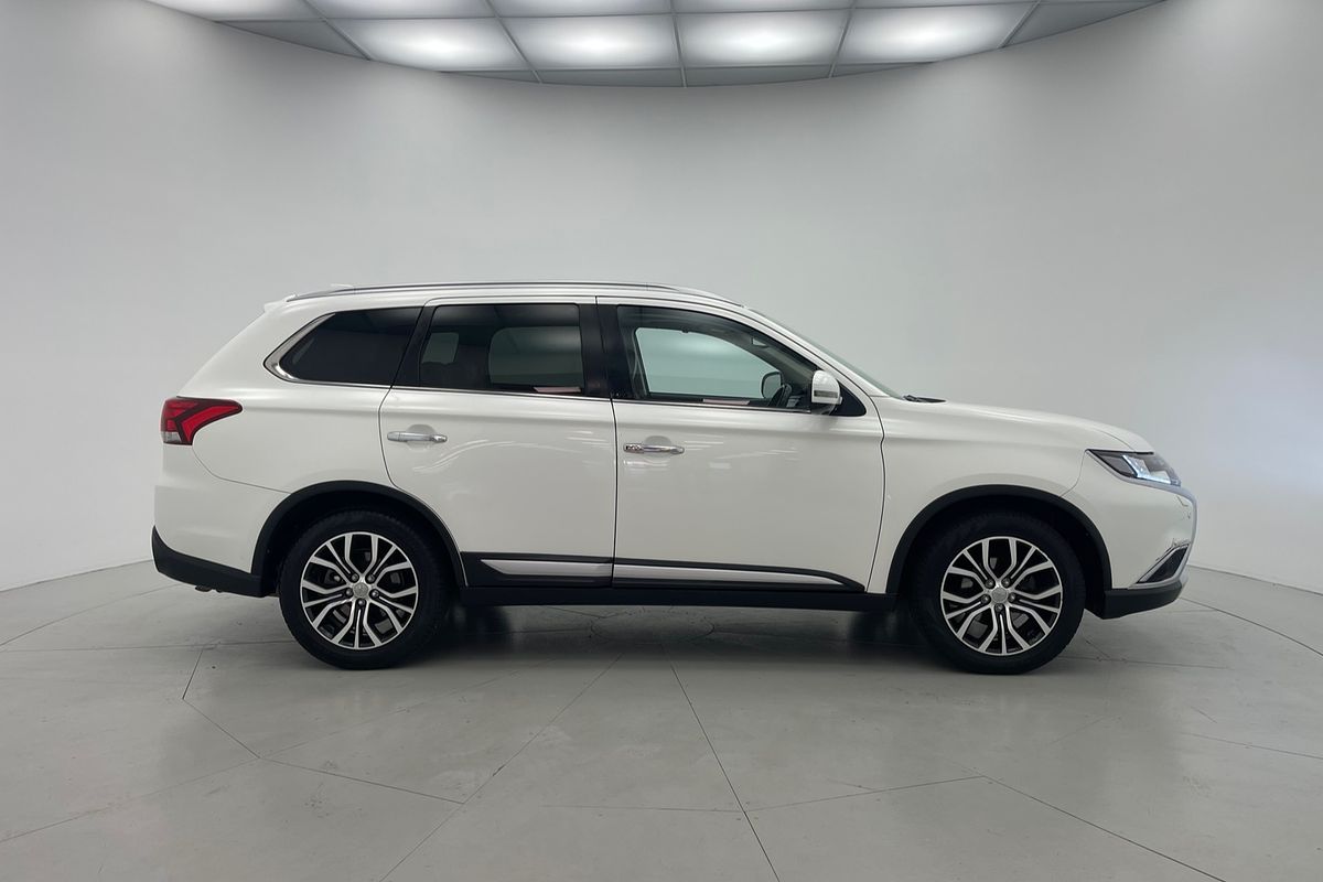 2017 Mitsubishi Outlander Exceed ZK
