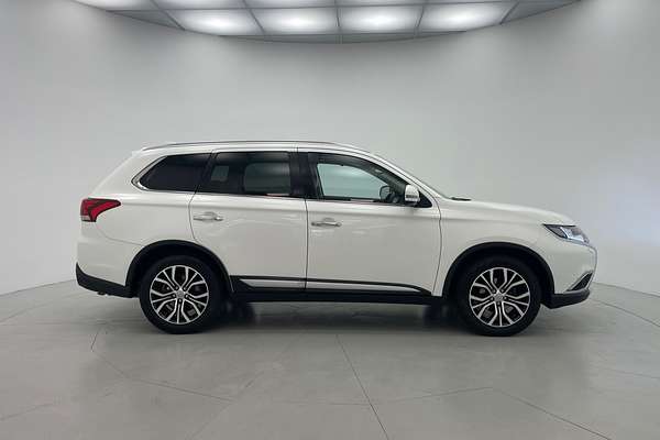 2017 Mitsubishi Outlander Exceed ZK