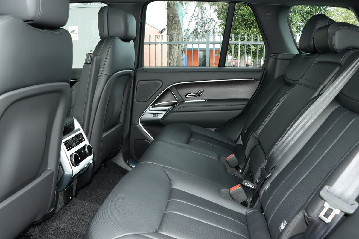 2025 Land Rover Range Rover D350 HSE L460