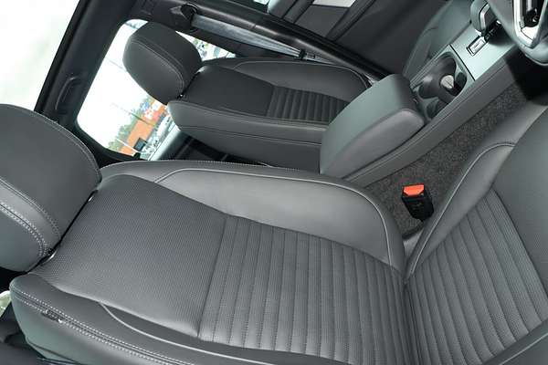 2025 Land Rover Discovery Sport P250 Dynamic HSE L550