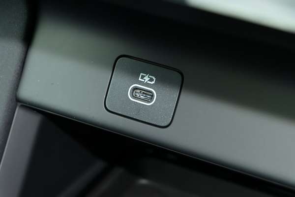 2025 Land Rover Discovery Sport P250 Dynamic HSE L550