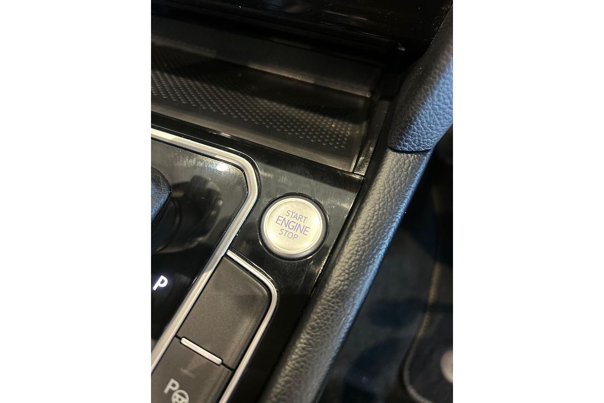 2023 Volkswagen Passat 206TSI R-Line B8