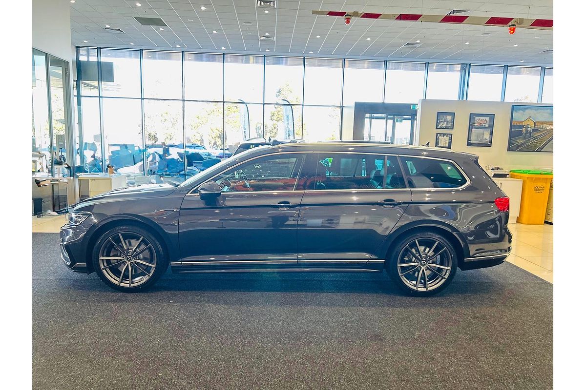 2023 Volkswagen Passat 206TSI R-Line B8