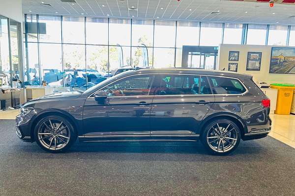 2023 Volkswagen Passat 206TSI R-Line B8