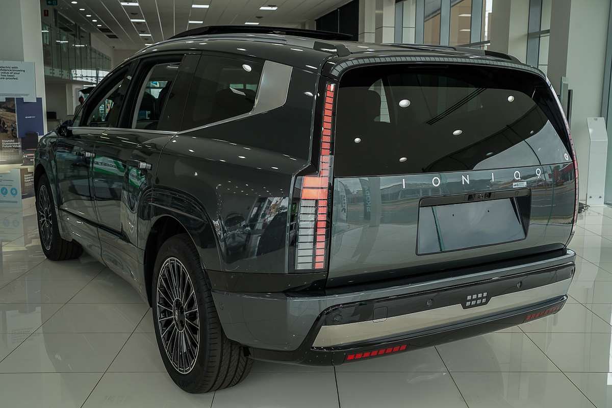 2025 Hyundai IONIQ 9 Calligraphy ME.V1