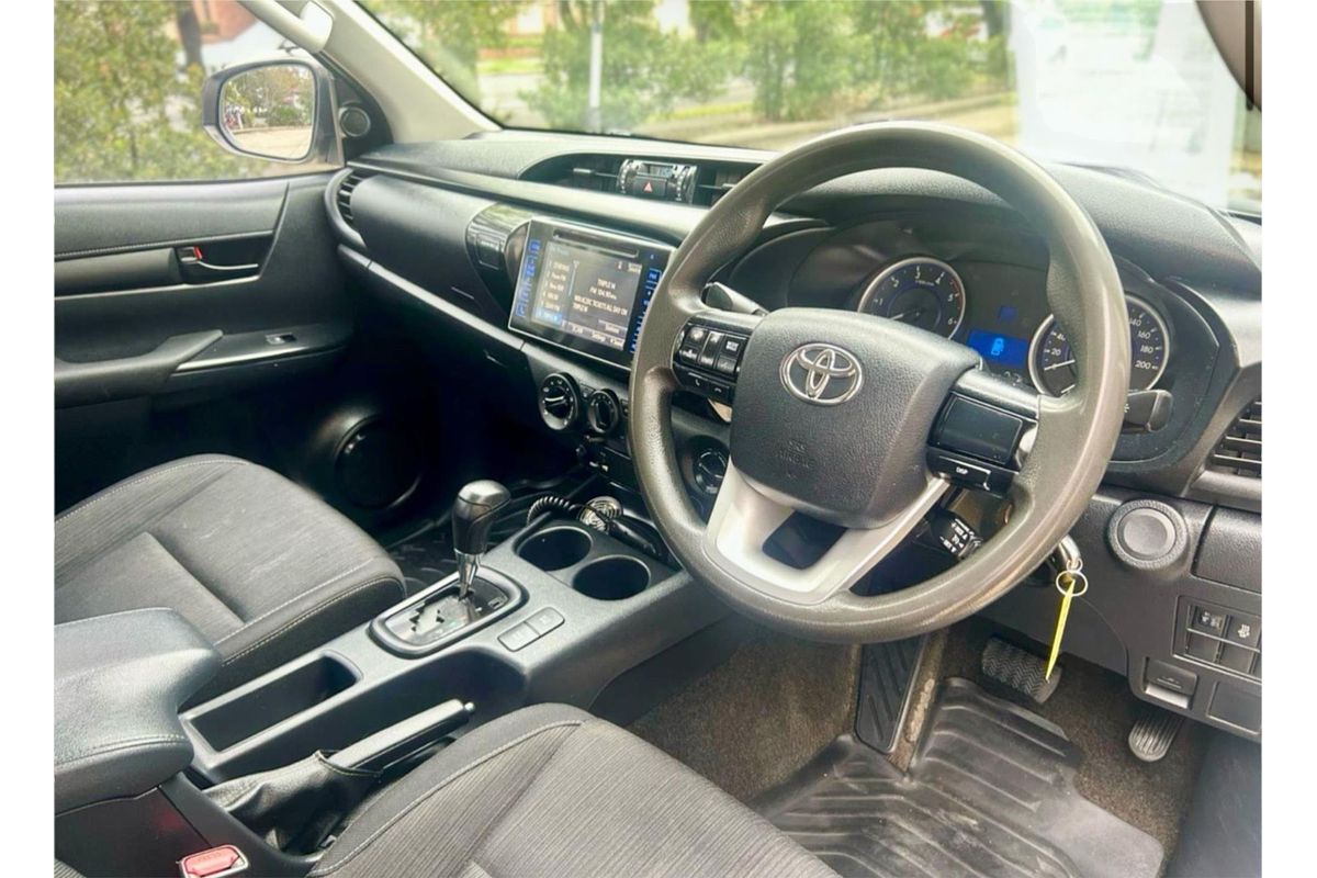 2016 Toyota Hilux SR GUN126R