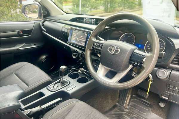 2016 Toyota Hilux SR GUN126R