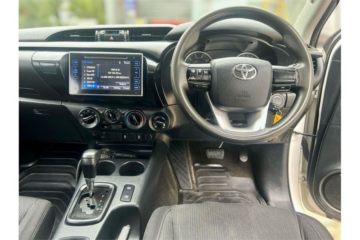 2016 Toyota Hilux SR GUN126R