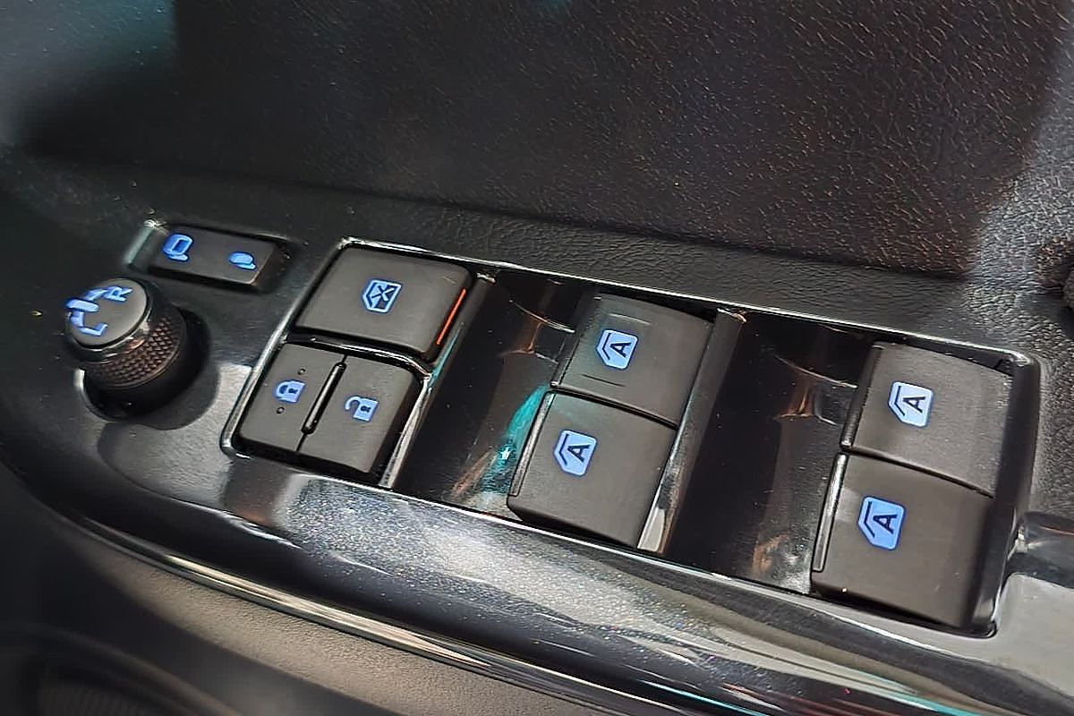 2018 Toyota Hilux SR5 GUN126R 4X4