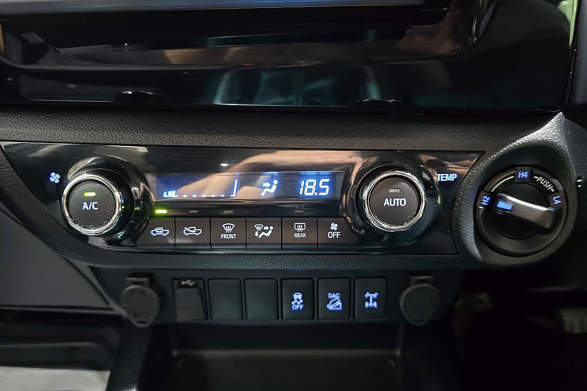 2018 Toyota Hilux SR5 GUN126R 4X4