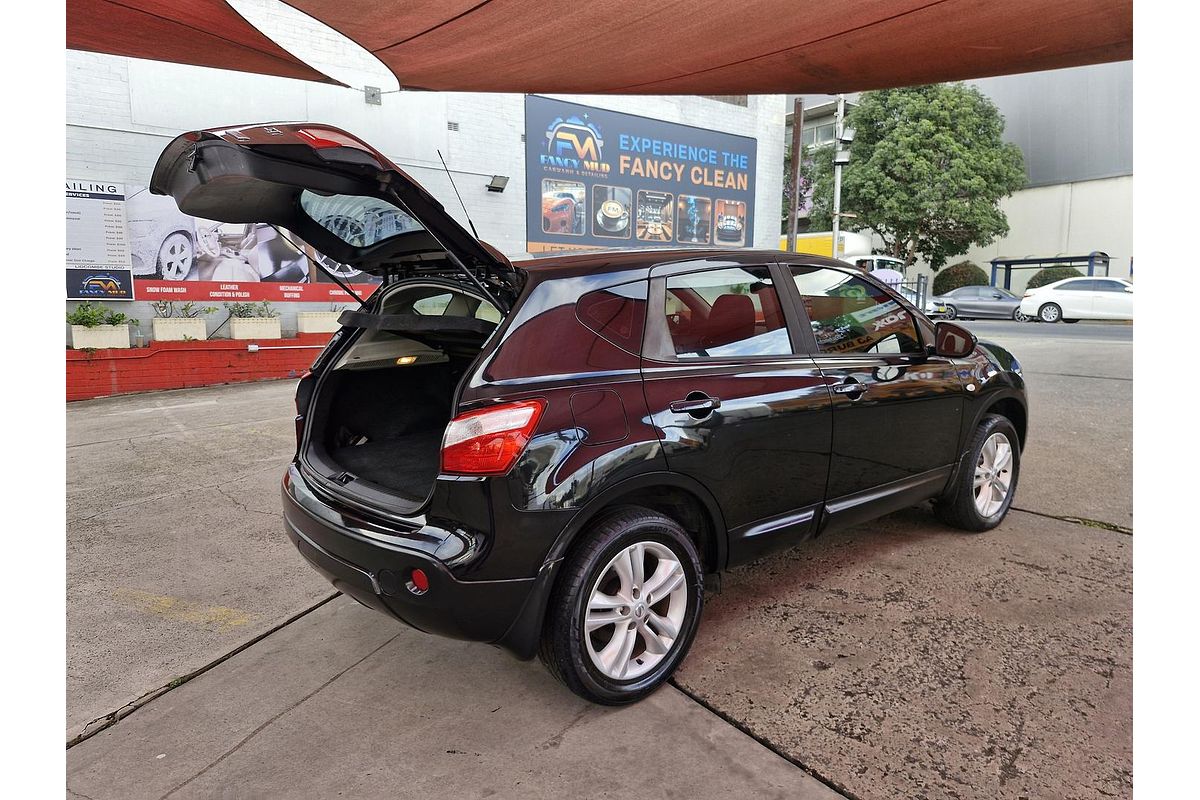 2013 Nissan Dualis ST J10 Series 4