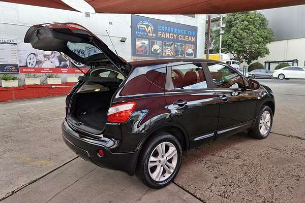 2013 Nissan Dualis ST J10 Series 4