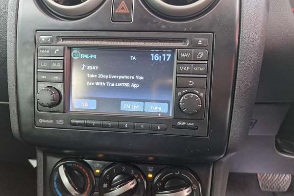 2013 Nissan Dualis ST J10 Series 4