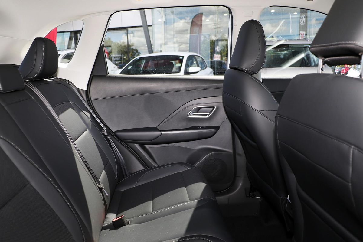 2025 MG ZS