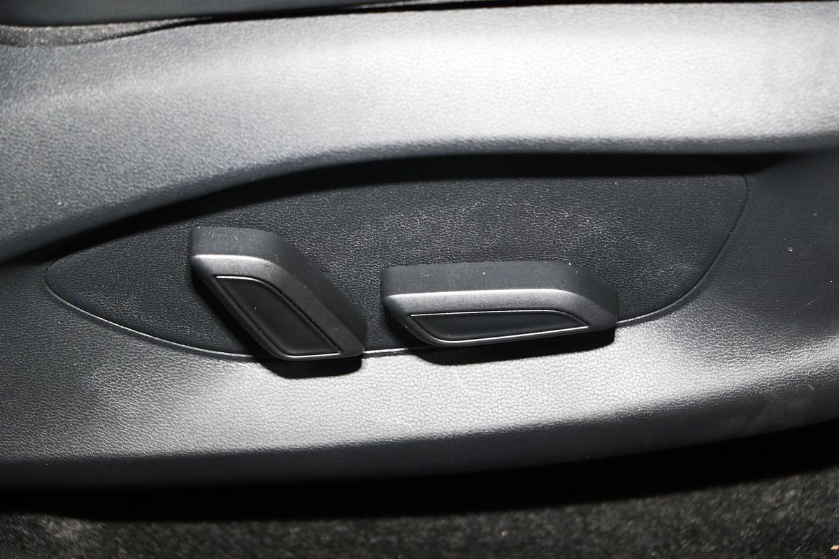 2025 MG ZS