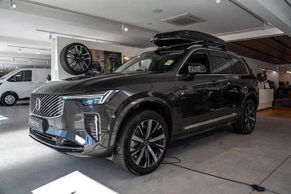 2025 Volvo XC90 Plus B5 Bright