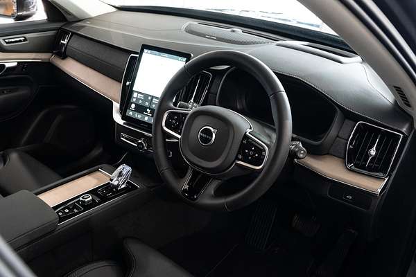 2025 Volvo XC90 Plus B5 Bright
