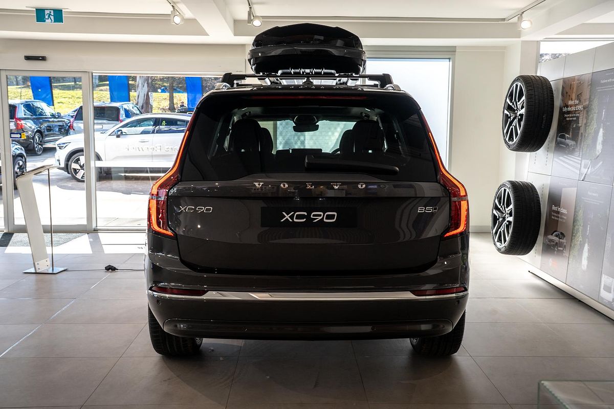 2025 Volvo XC90 Plus B5 Bright