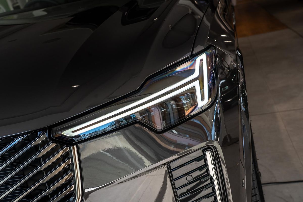2025 Volvo XC90 Plus B5 Bright