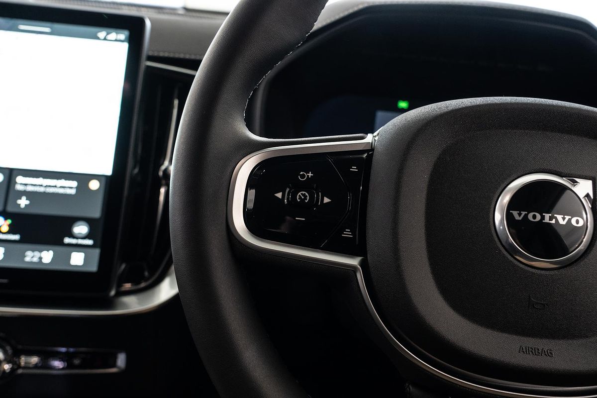 2025 Volvo XC90 Plus B5 Bright
