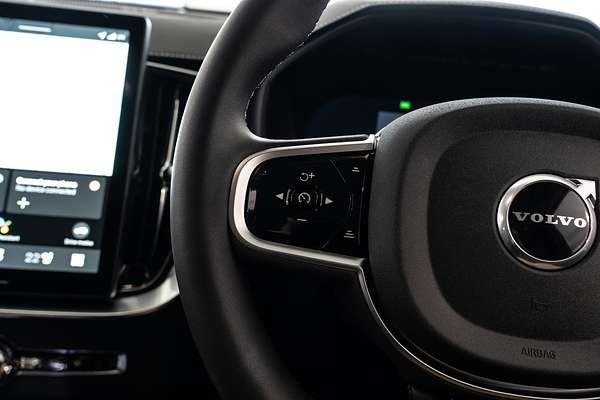 2025 Volvo XC90 Plus B5 Bright