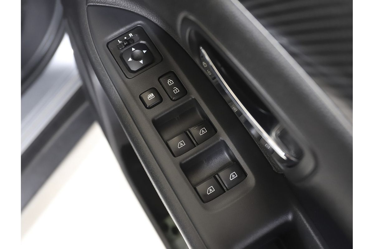 2020 Mitsubishi ZL Outlander BLACK EDN 2.4L P CVT 2WD 7S