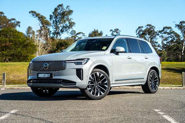 2025 Volvo XC90 Ultra B5 Bright