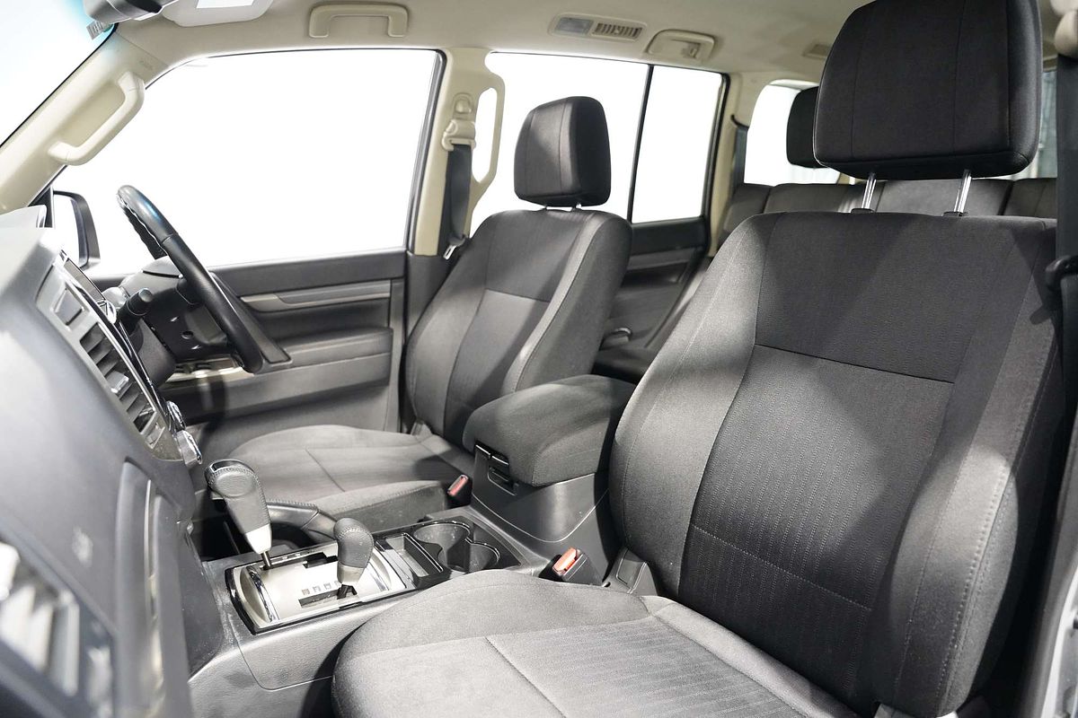 2020 Mitsubishi Pajero GLX NX