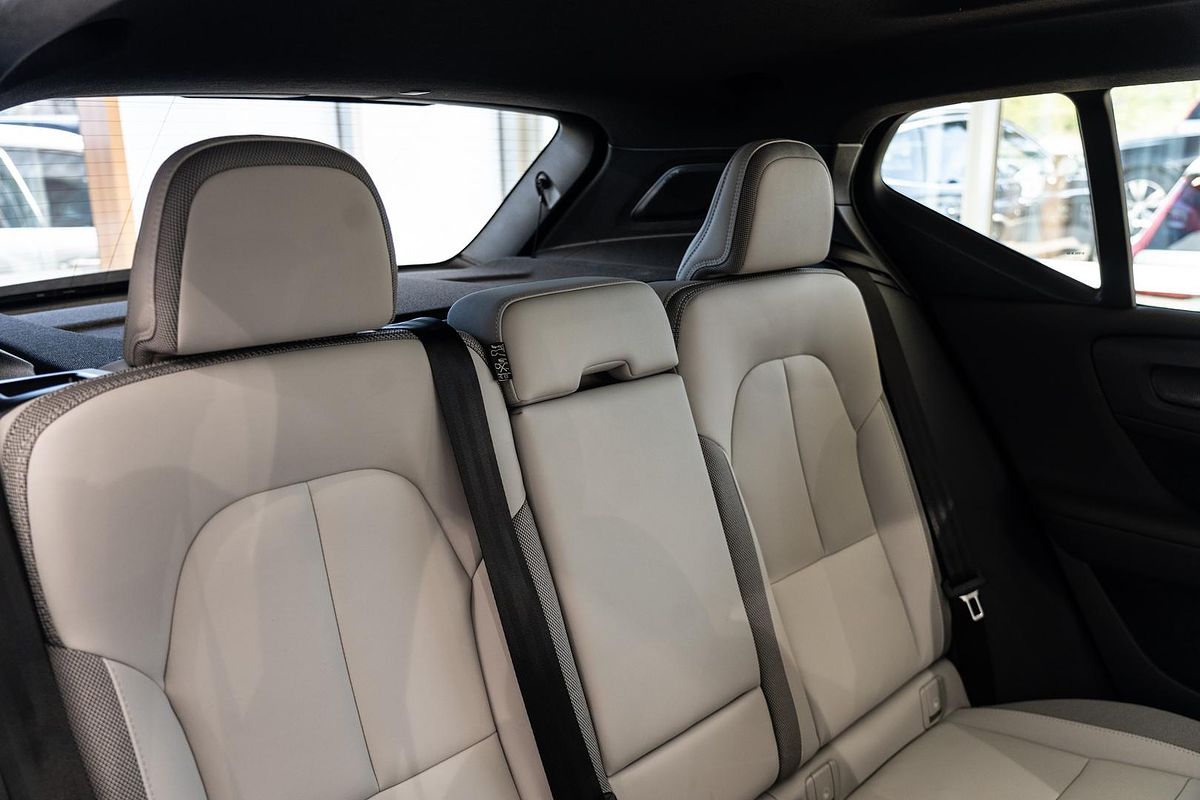 2025 Volvo EX40 Ultra Single Motor Extended Range