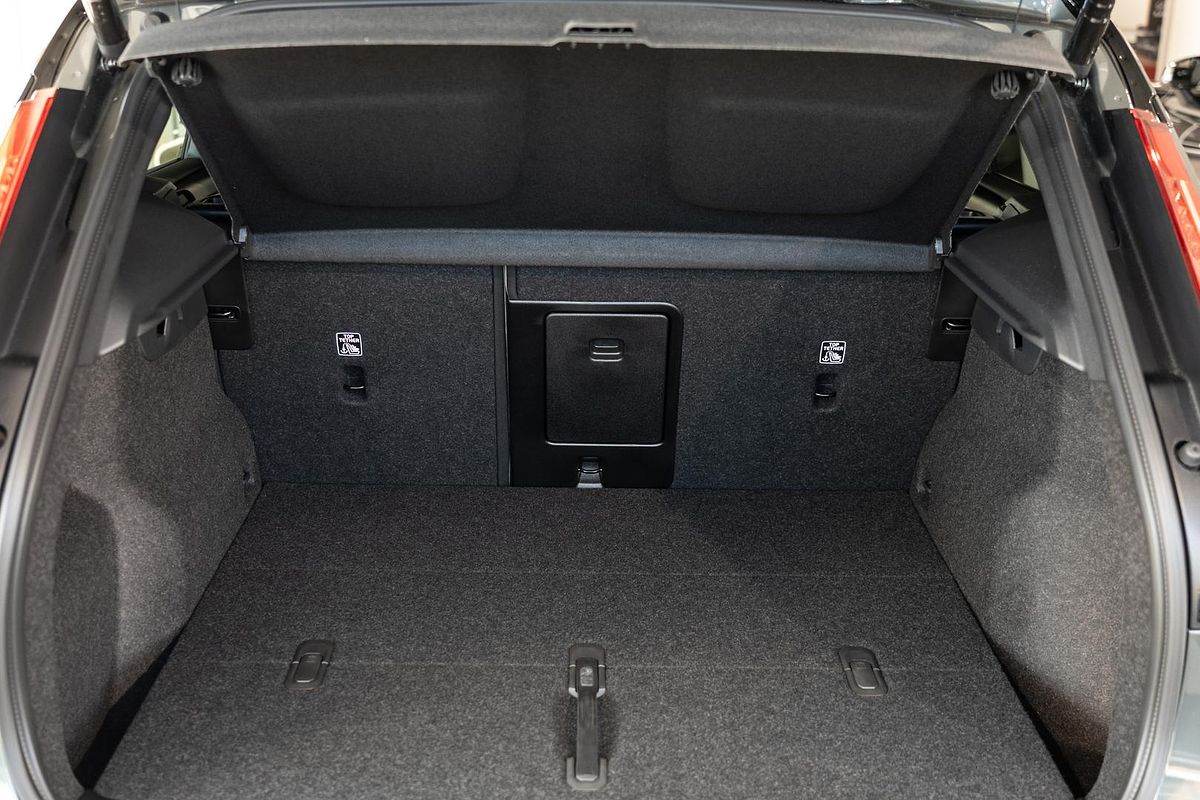 2025 Volvo EX40 Ultra Single Motor Extended Range