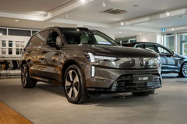 2025 Volvo EX90 Plus Twin Motor