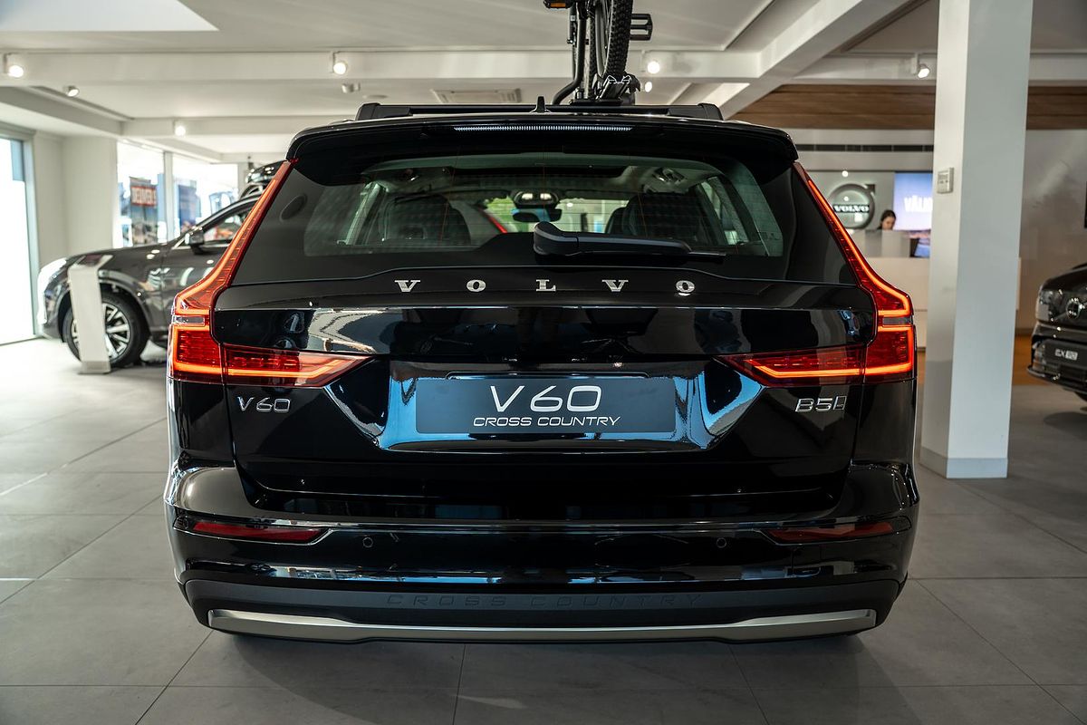 2024 Volvo V60 Cross Country Ultra B5 Bright